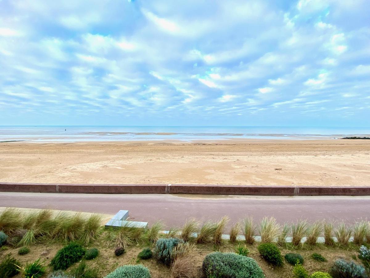 Acamar, Appartement En Front De Mer Avec Parking Privee Courseulles-sur-Mer Esterno foto